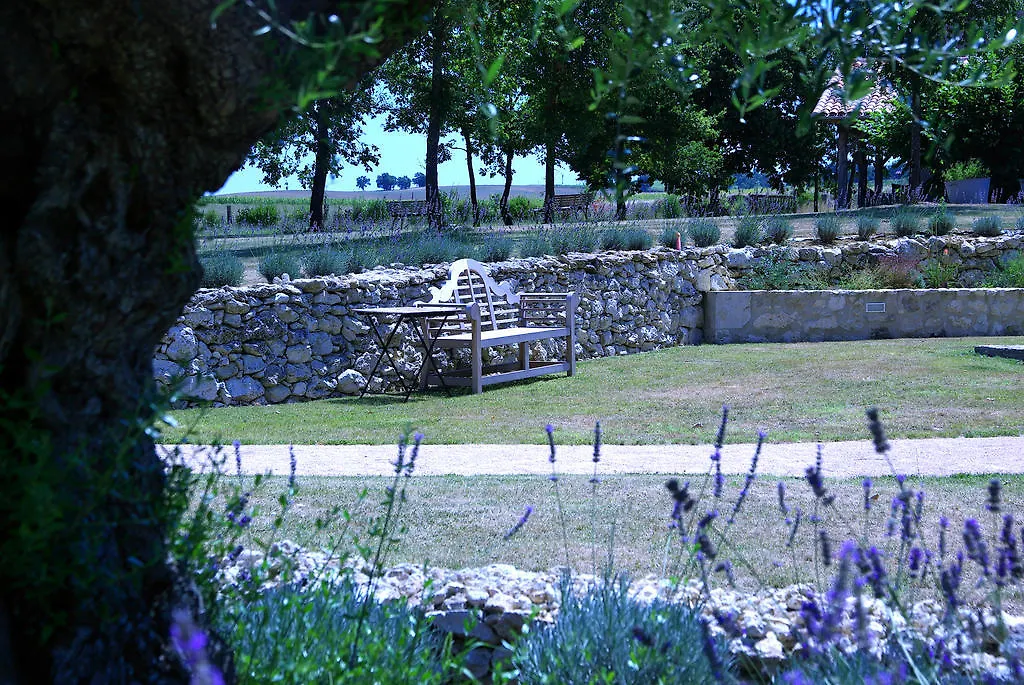 Gite Domaine De Nazere Avezan