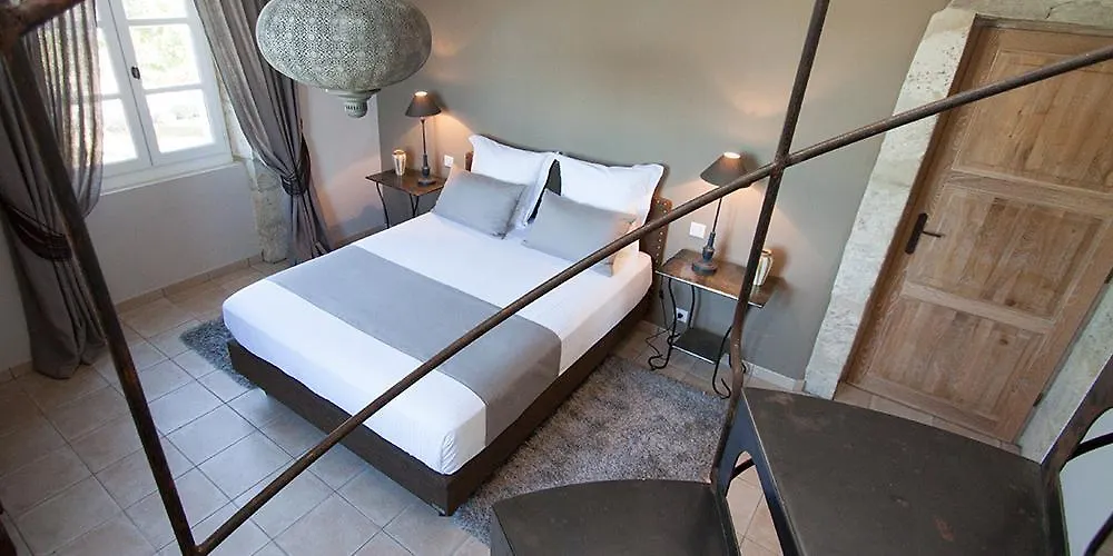 Gite Domaine De Nazere Avezan Holiday home