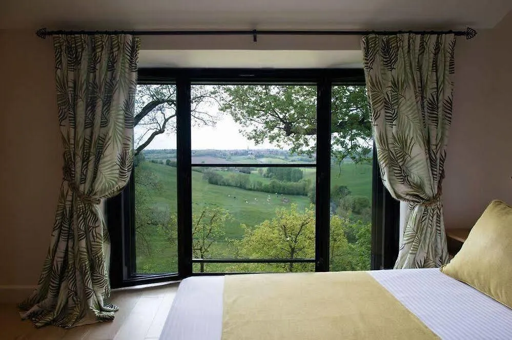Gite Domaine De Nazere Avezan 0*,  France