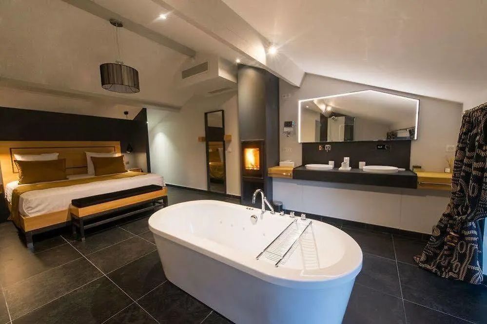 Holiday home Gite Domaine De Nazere Avezan
