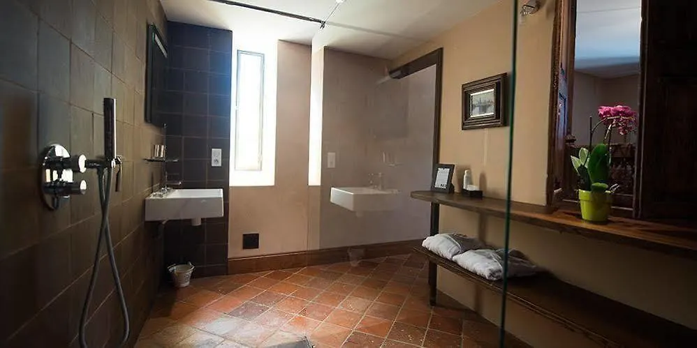 Holiday home Gite Domaine De Nazere Avezan