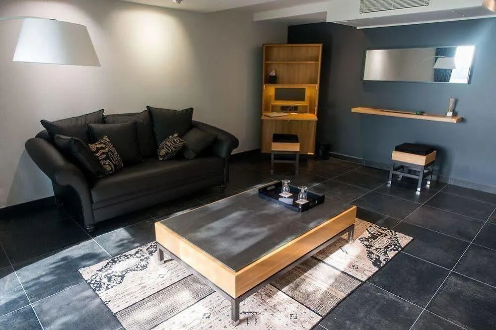 Gite Domaine De Nazere Avezan Holiday home